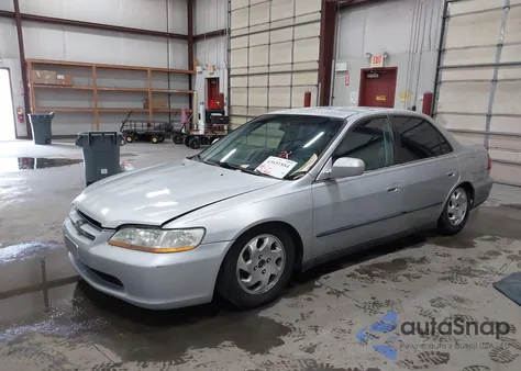 2000 Honda Accord 2.3 Lx z USA, uszkodzony, nr VIN JHMCG5545YC040830